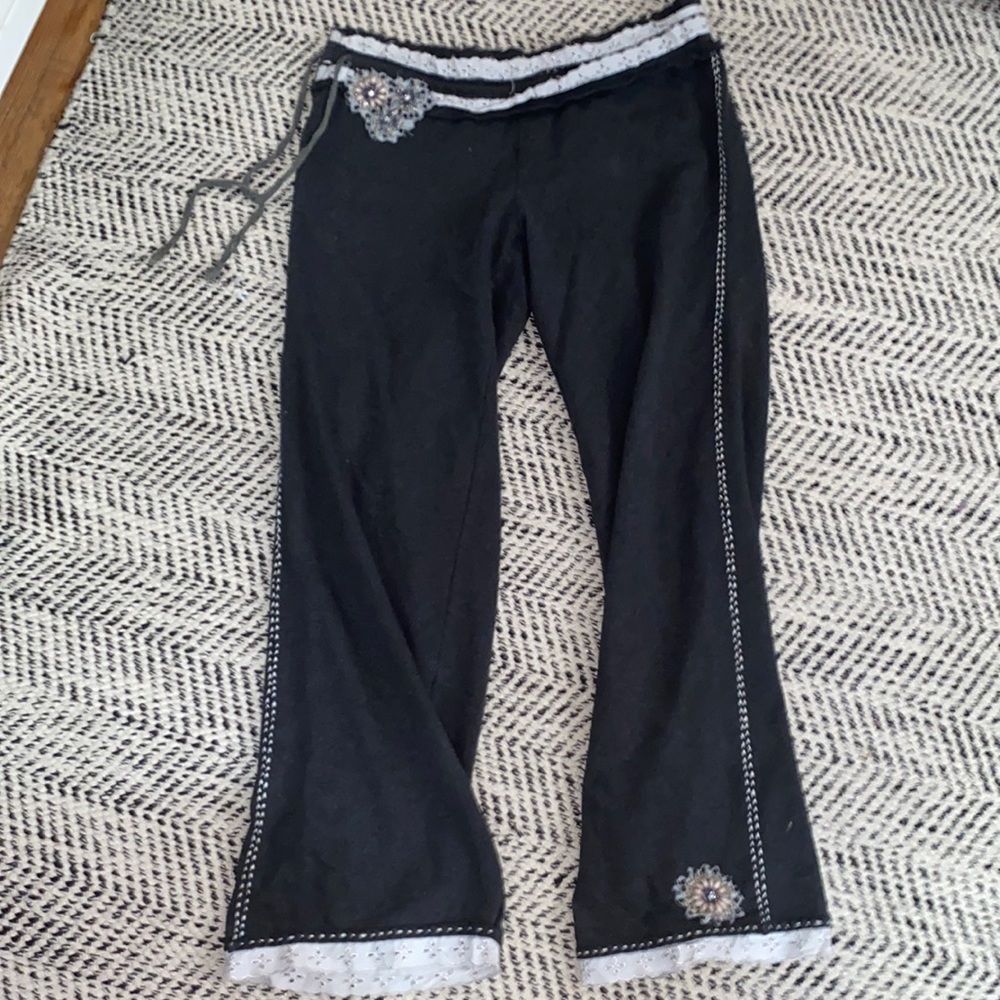 Lace Trim Flare Sweats w/ Butt Pockets